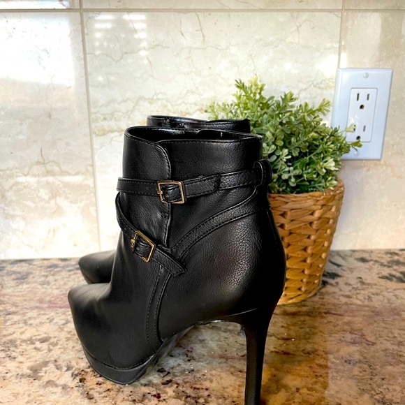Charles & Keith High Heel Boots - Picture 6 of 8